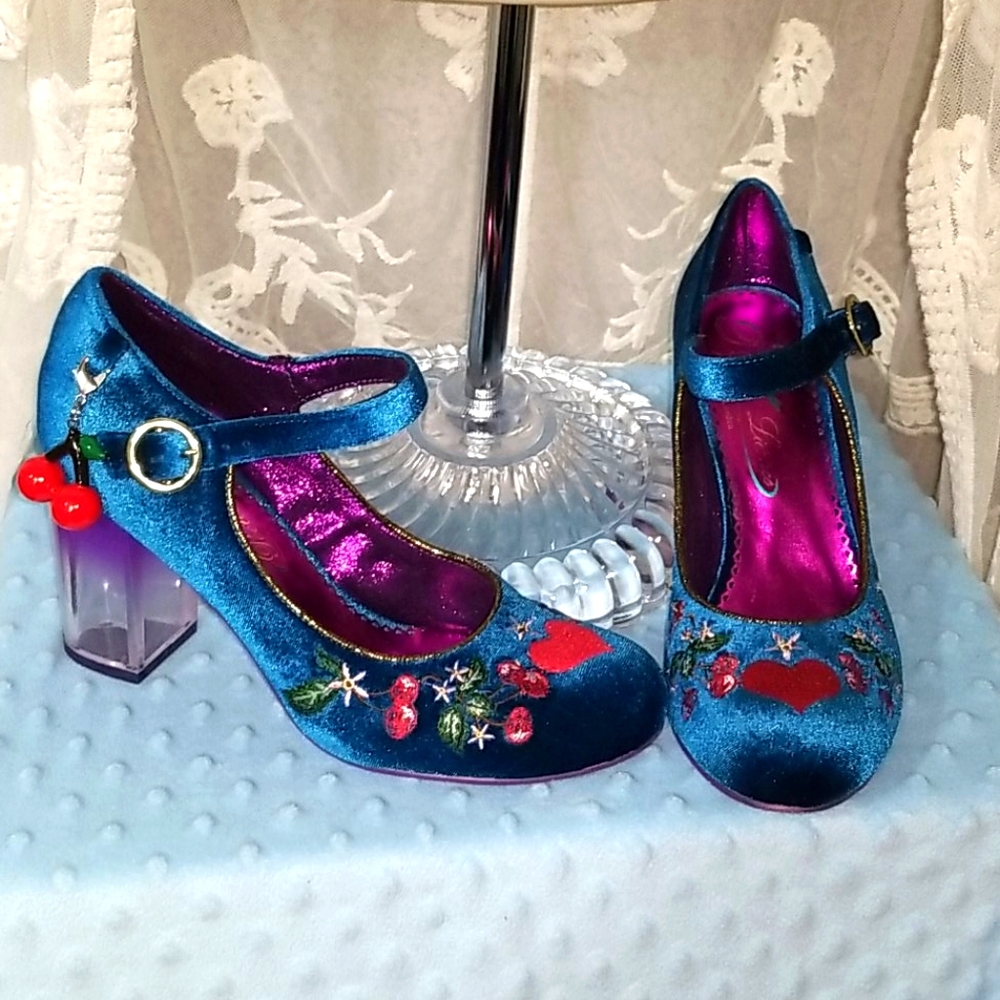 Poetic license london pumps